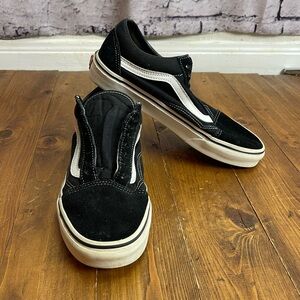Vans black and white old Skool sneakers Mens size 7 Womens size 8.5